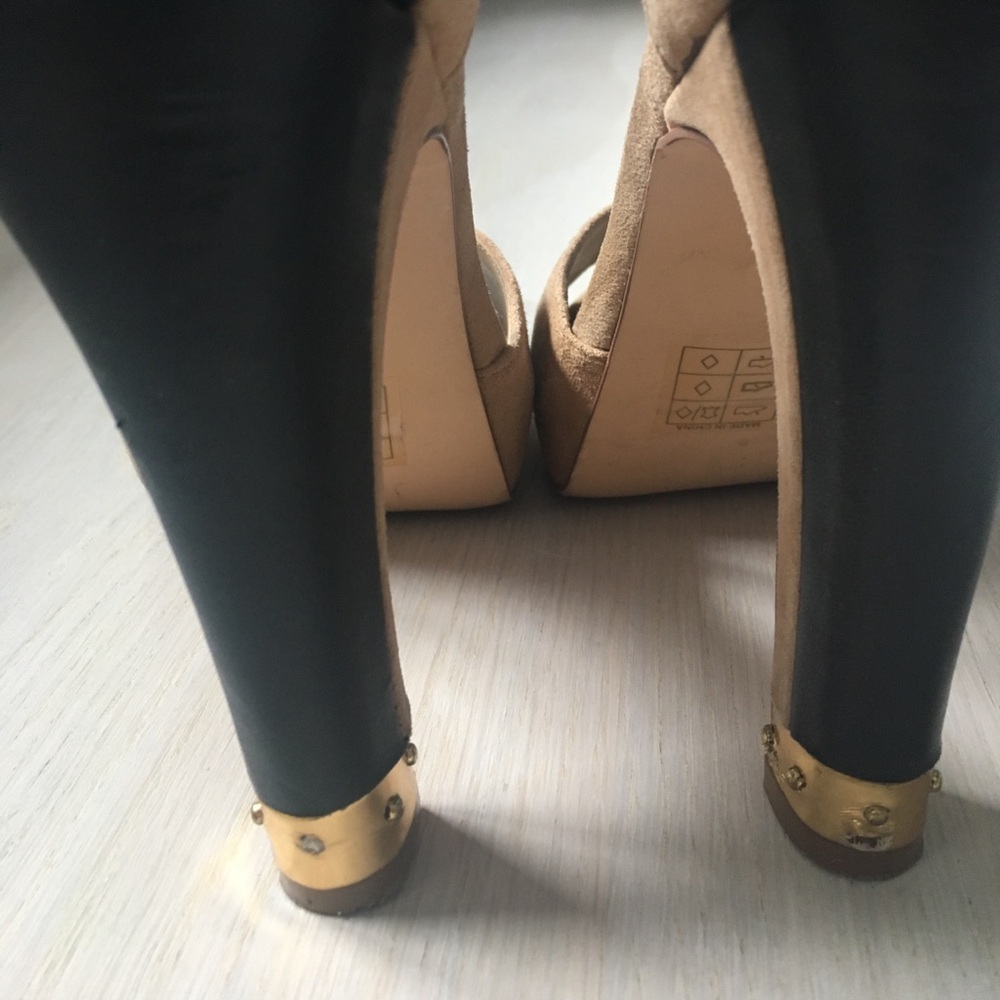 Gorgeous! Suede and leather sandal, gold platform - Picture 7 of 7